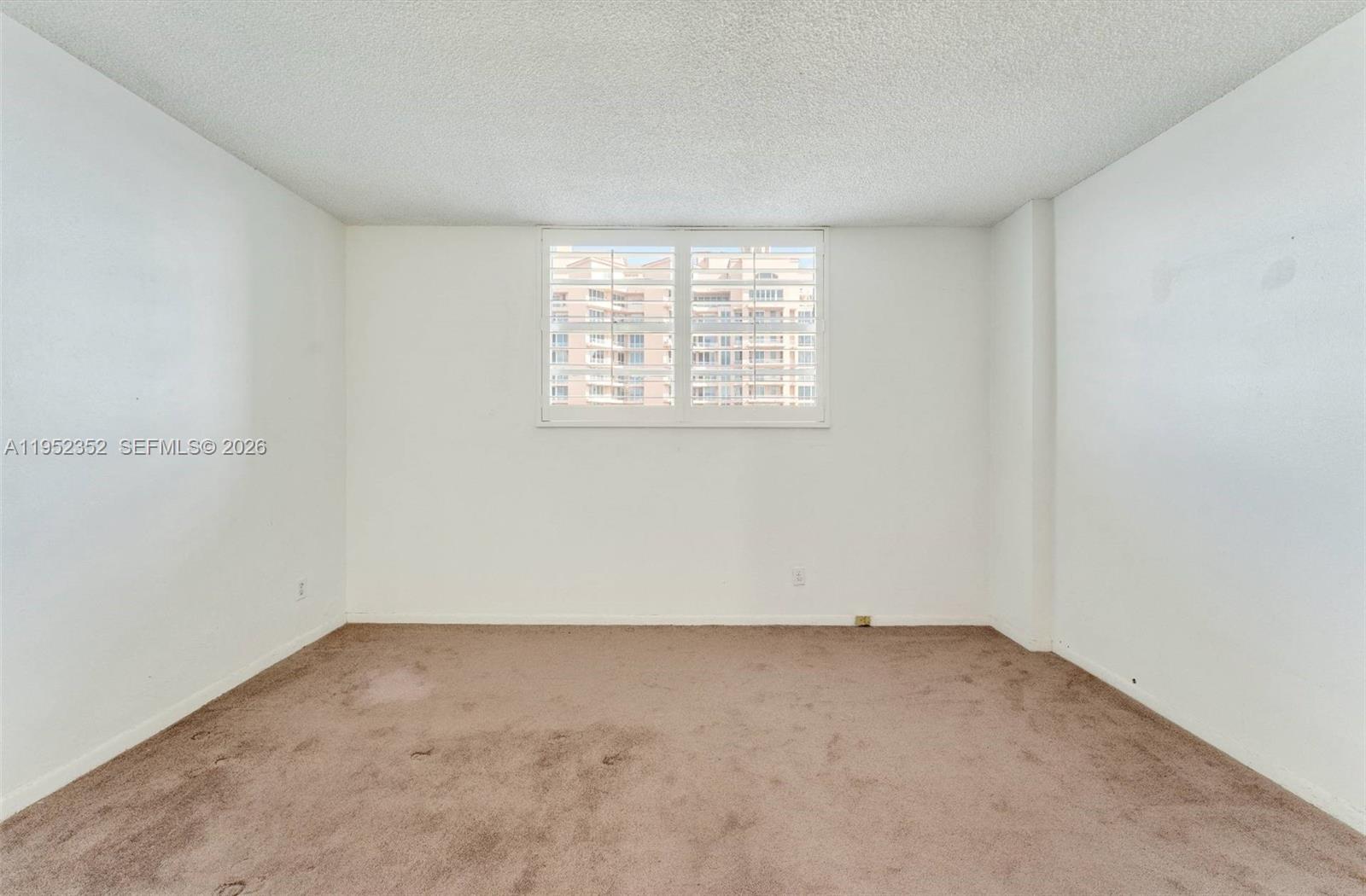 90 Edgewater Dr #1120 Coral Gables, FL 33133