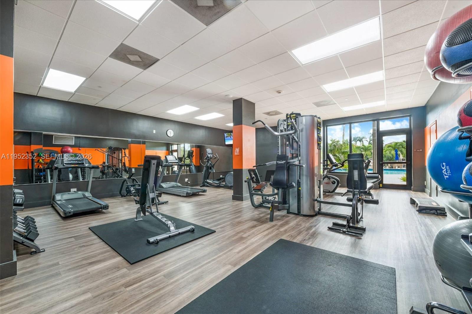 90 Edgewater Dr #1120 Coral Gables, FL 33133