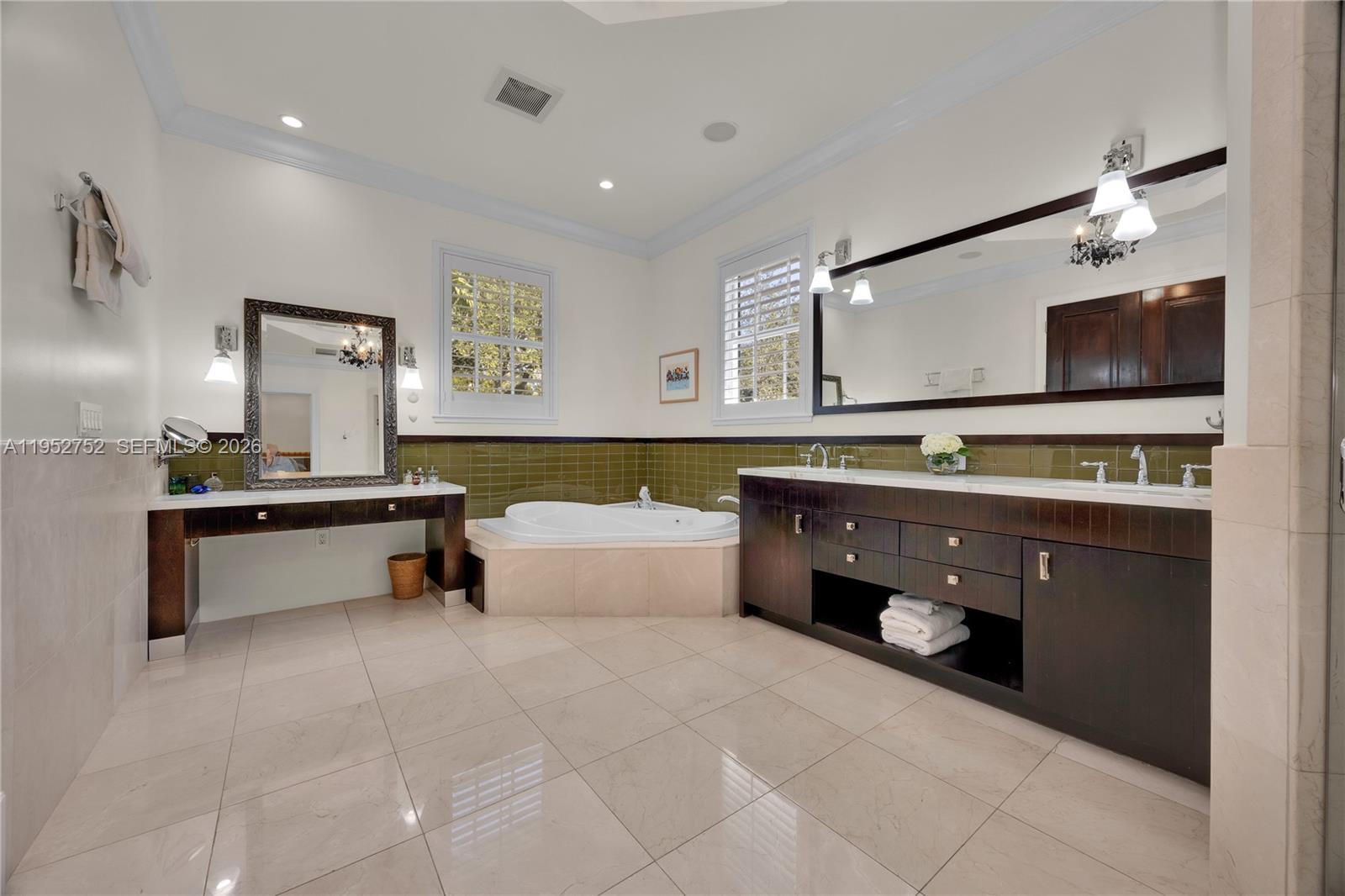 6900 SW 115th St Pinecrest, FL 33156