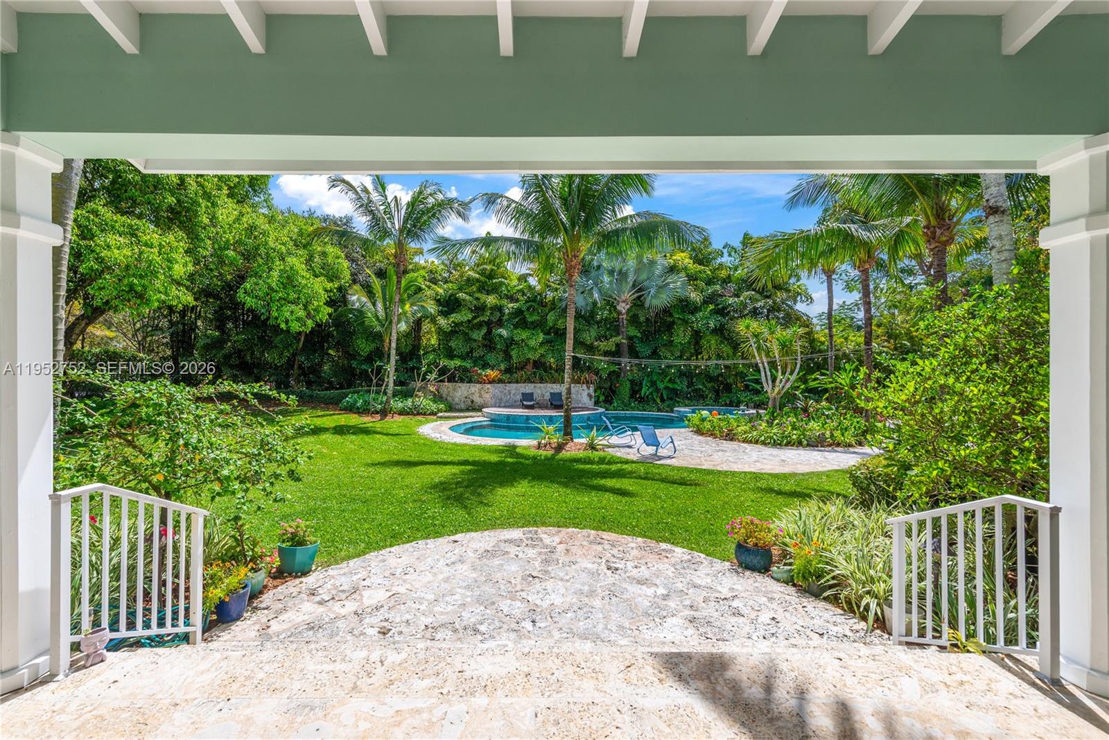 6900 SW 115th St Pinecrest, FL 33156