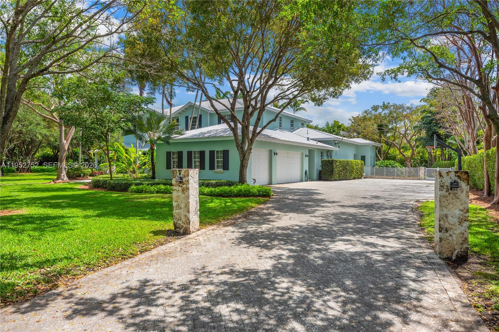 6900 SW 115th St Pinecrest, FL 33156