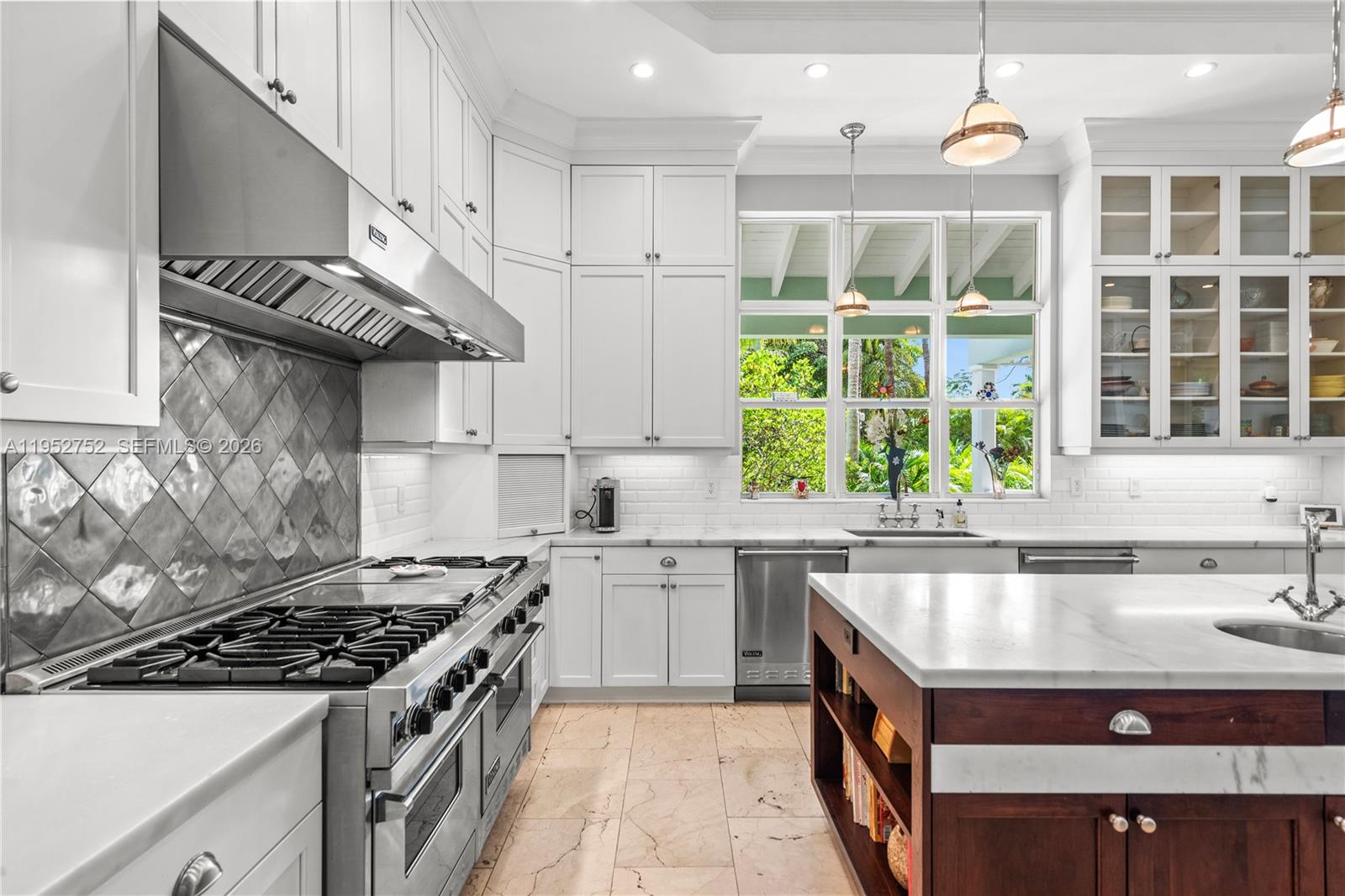 6900 SW 115th St Pinecrest, FL 33156