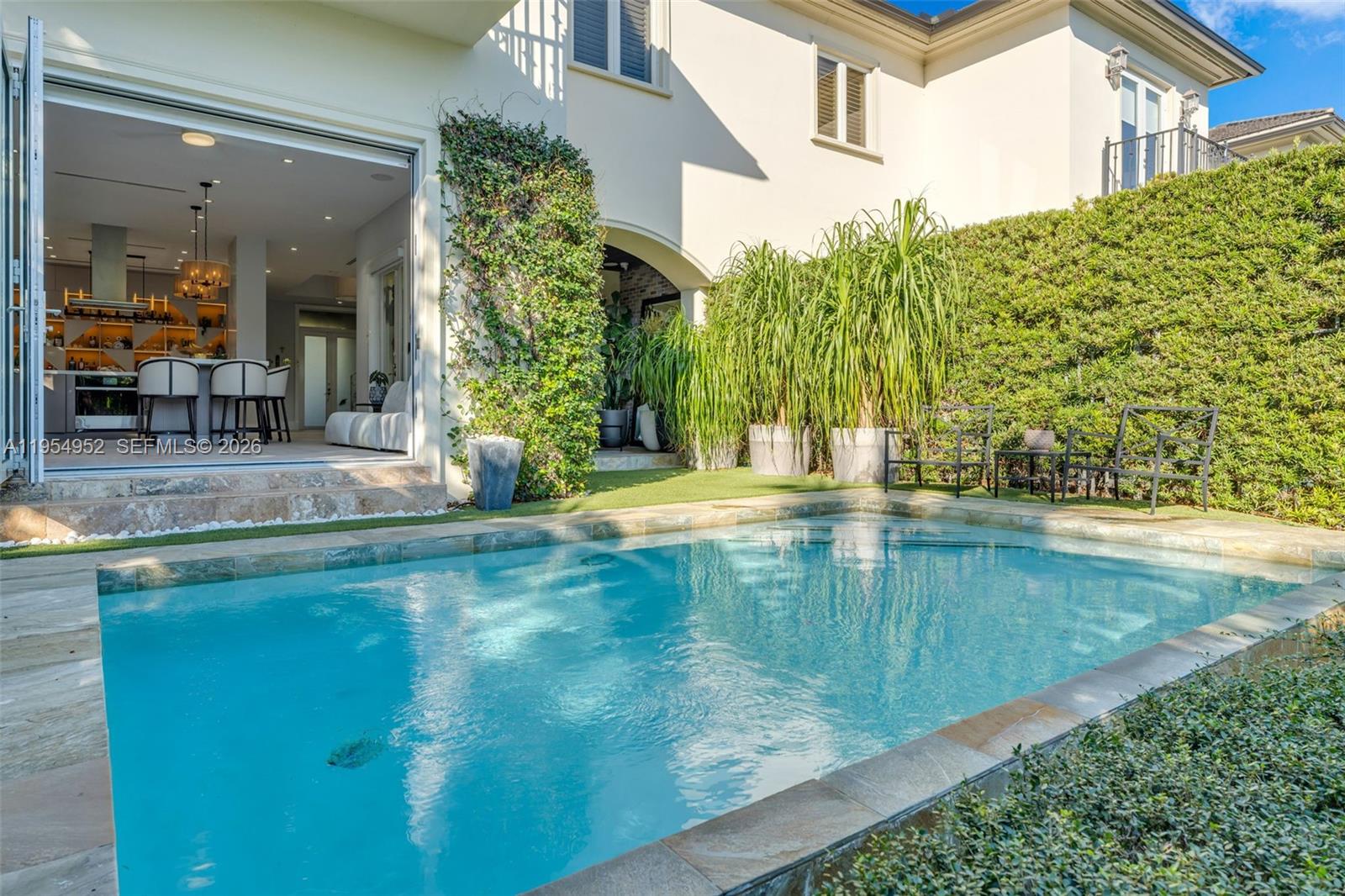 4819 University Dr Coral Gables, FL 33146