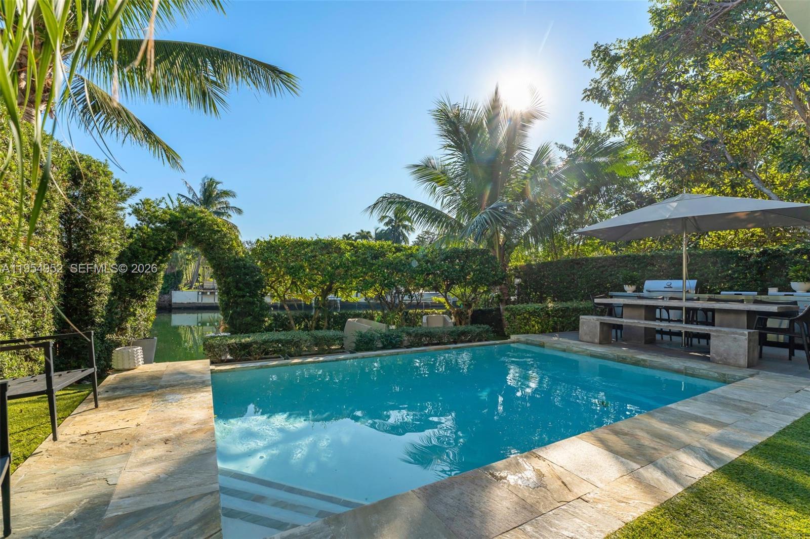 4819 University Dr Coral Gables, FL 33146