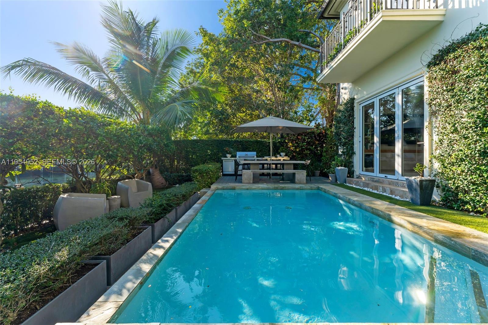 4819 University Dr Coral Gables, FL 33146