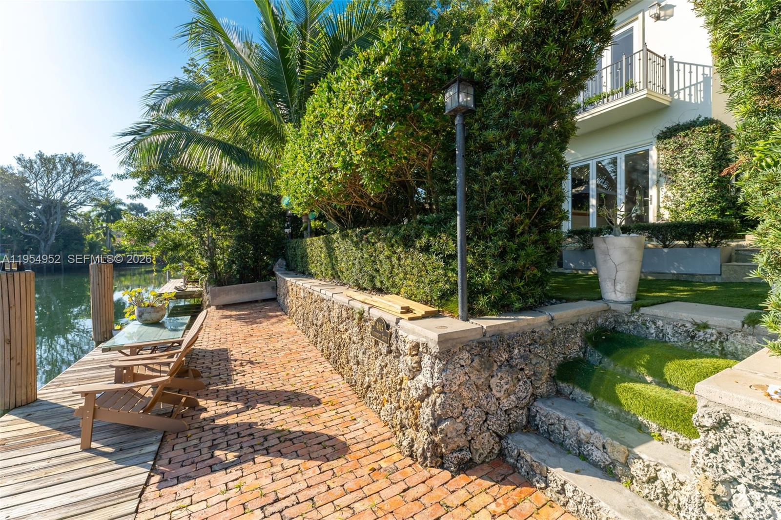 4819 University Dr Coral Gables, FL 33146