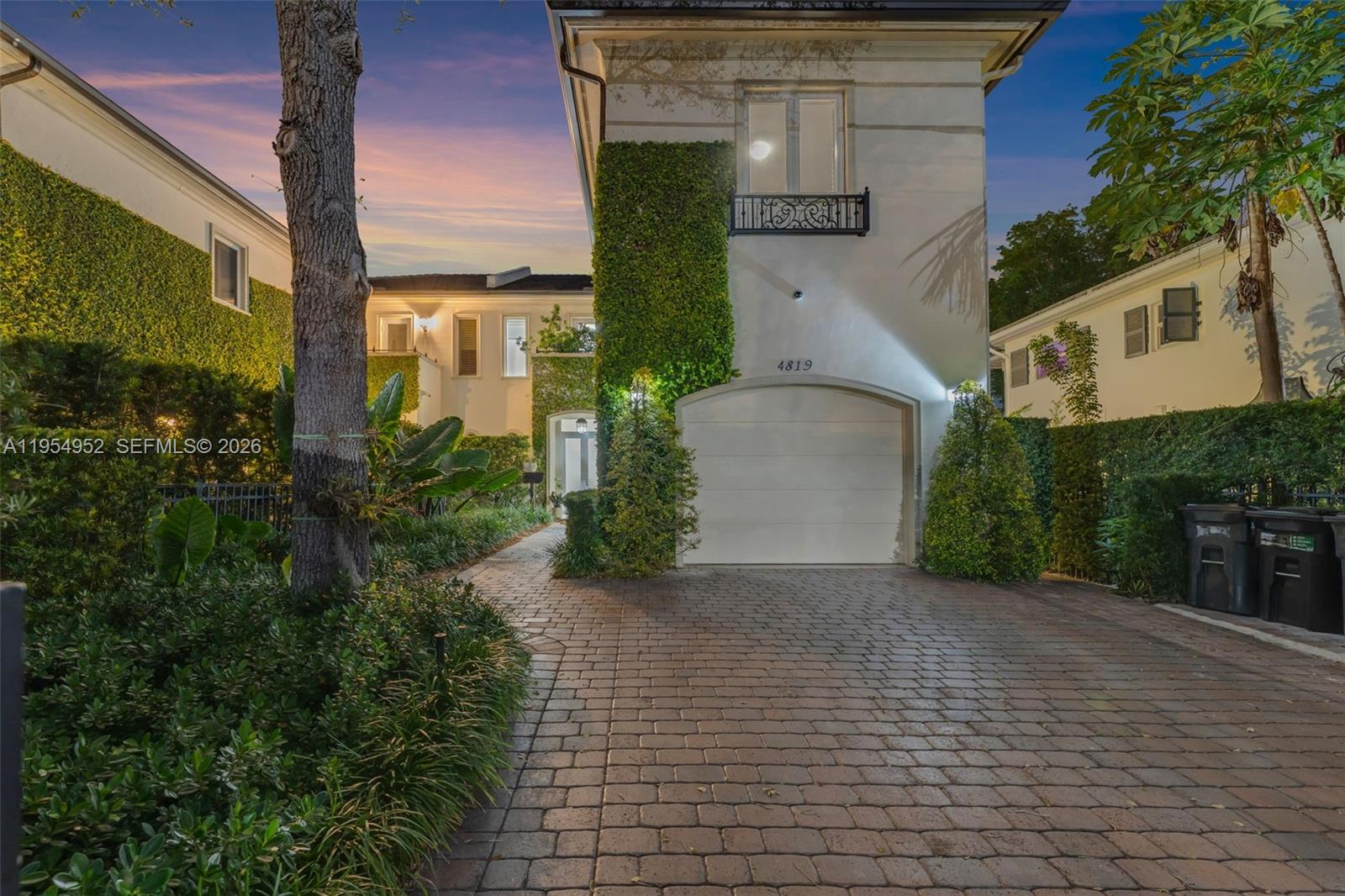 4819 University Dr Coral Gables, FL 33146