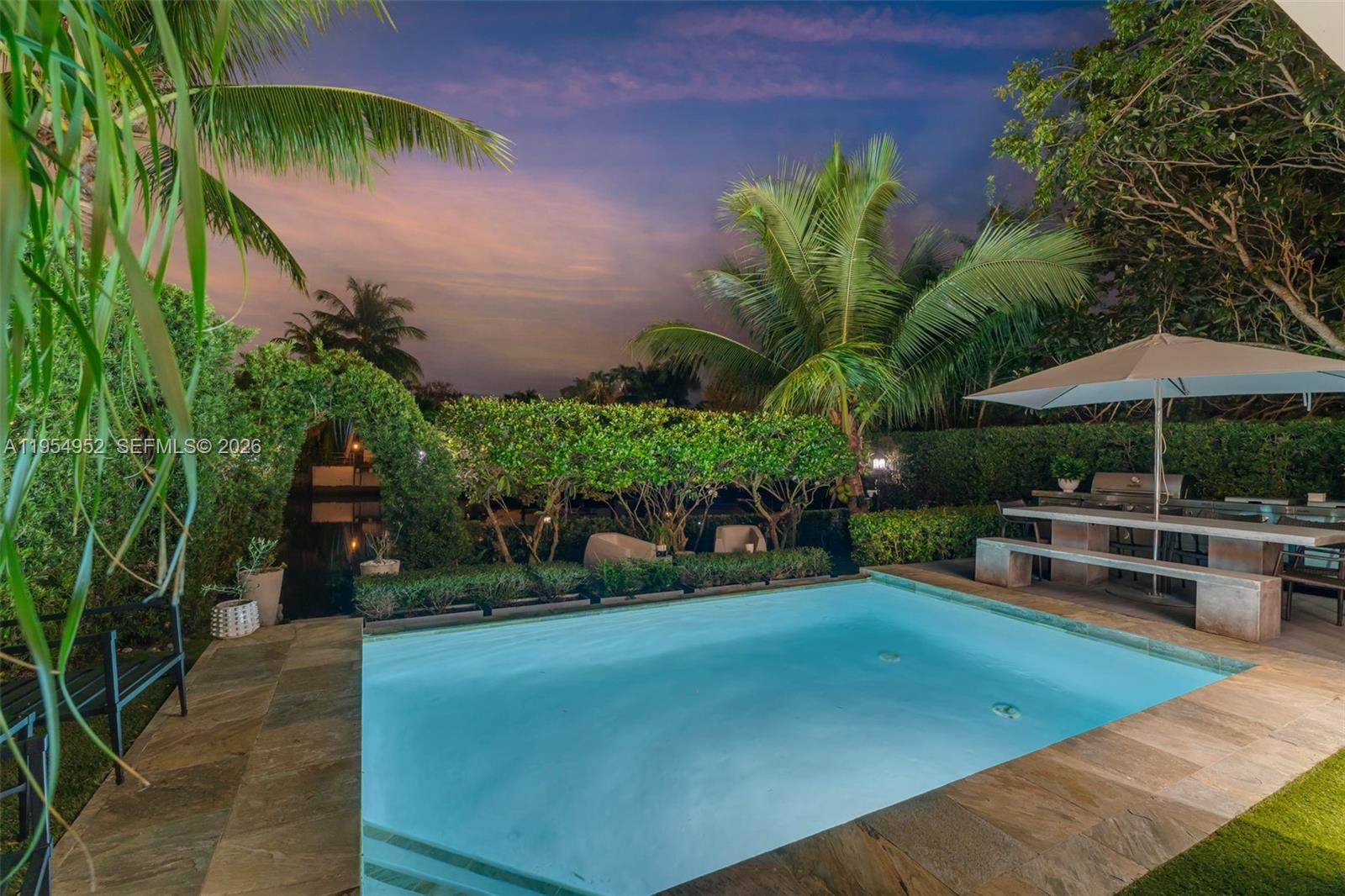 4819 University Dr Coral Gables, FL 33146