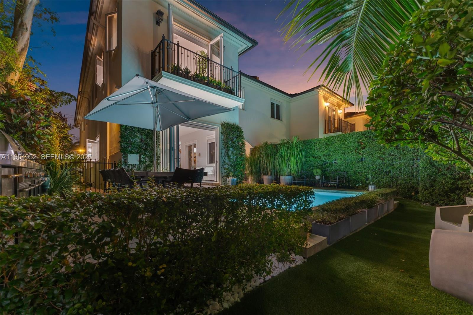 4819 University Dr Coral Gables, FL 33146