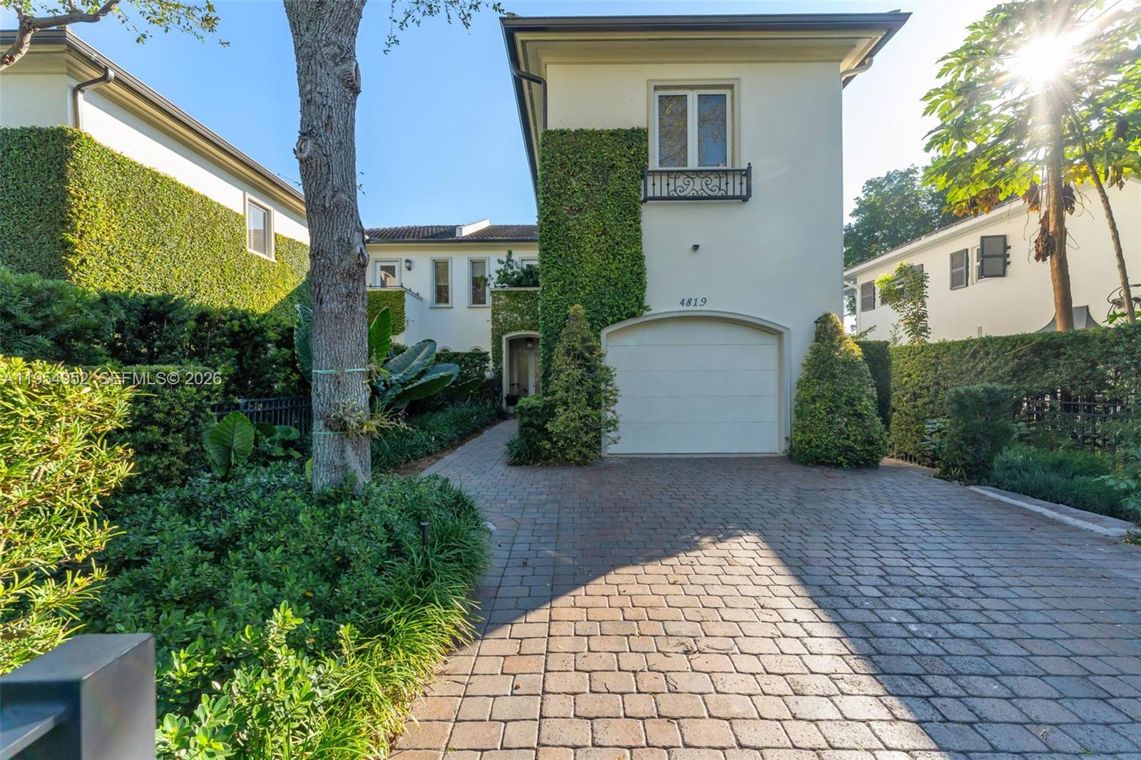 4819 University Dr Coral Gables, FL 33146