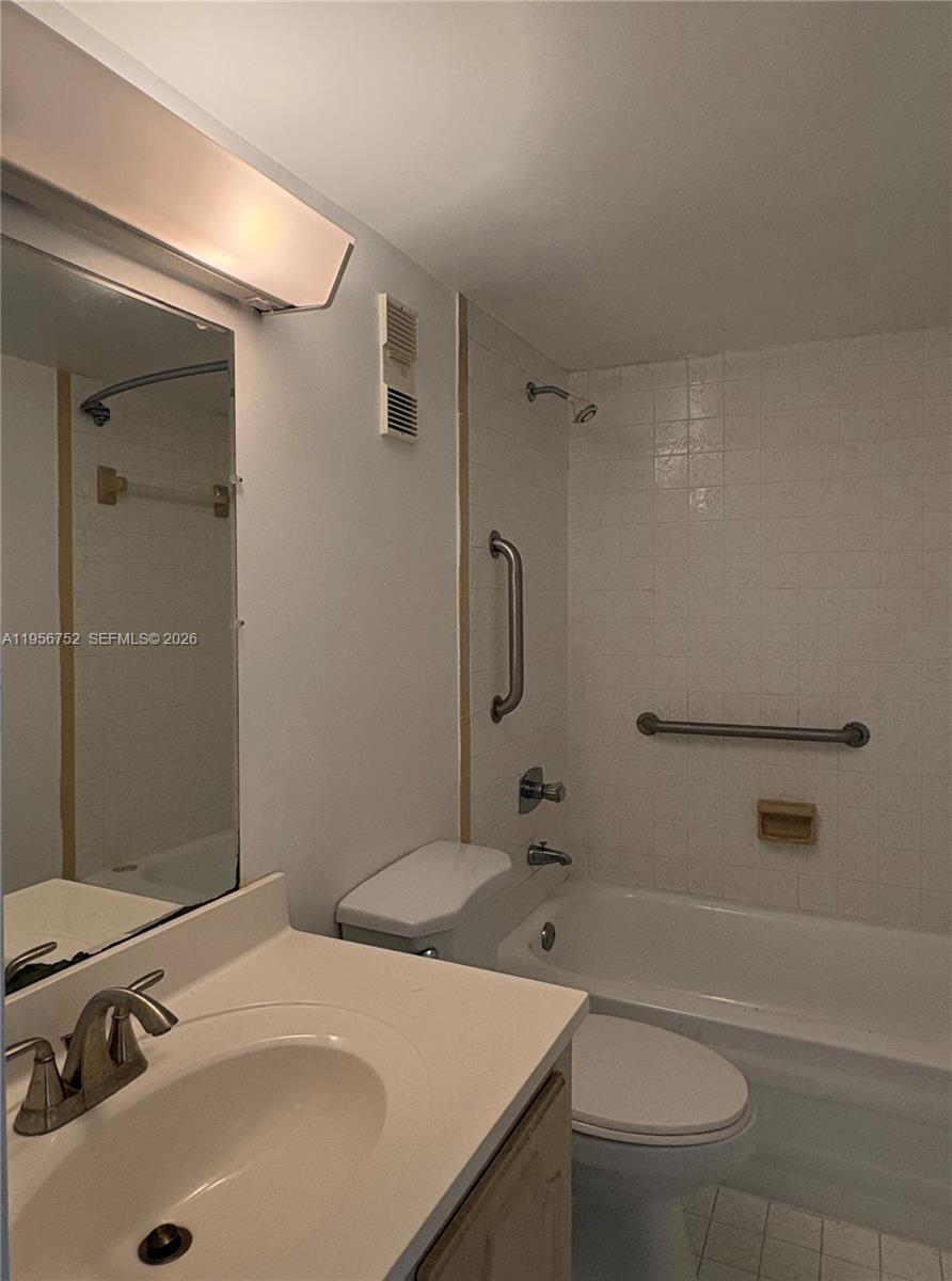 8950 NE 8th Ave #312 Miami, FL 33138