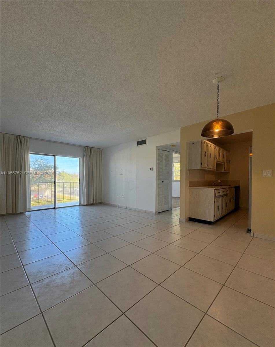 8950 NE 8th Ave #312 Miami, FL 33138