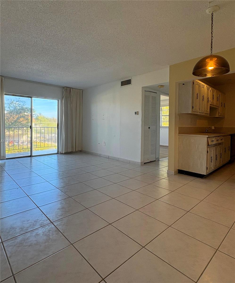 8950 NE 8th Ave #312 Miami, FL 33138