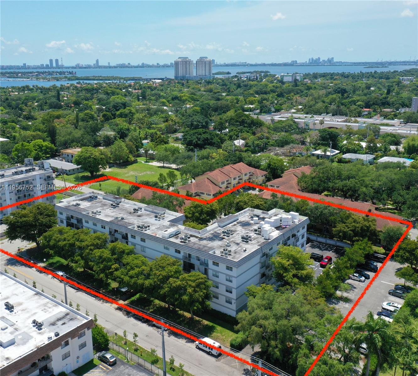 8950 NE 8th Ave #312 Miami, FL 33138