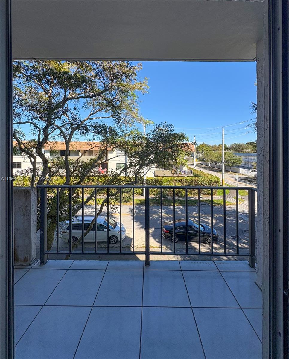 8950 NE 8th Ave #312 Miami, FL 33138