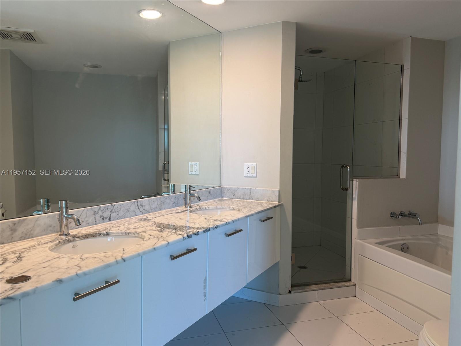 image 500 Brickell East13