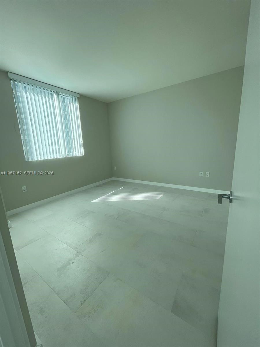 image 500 Brickell East16