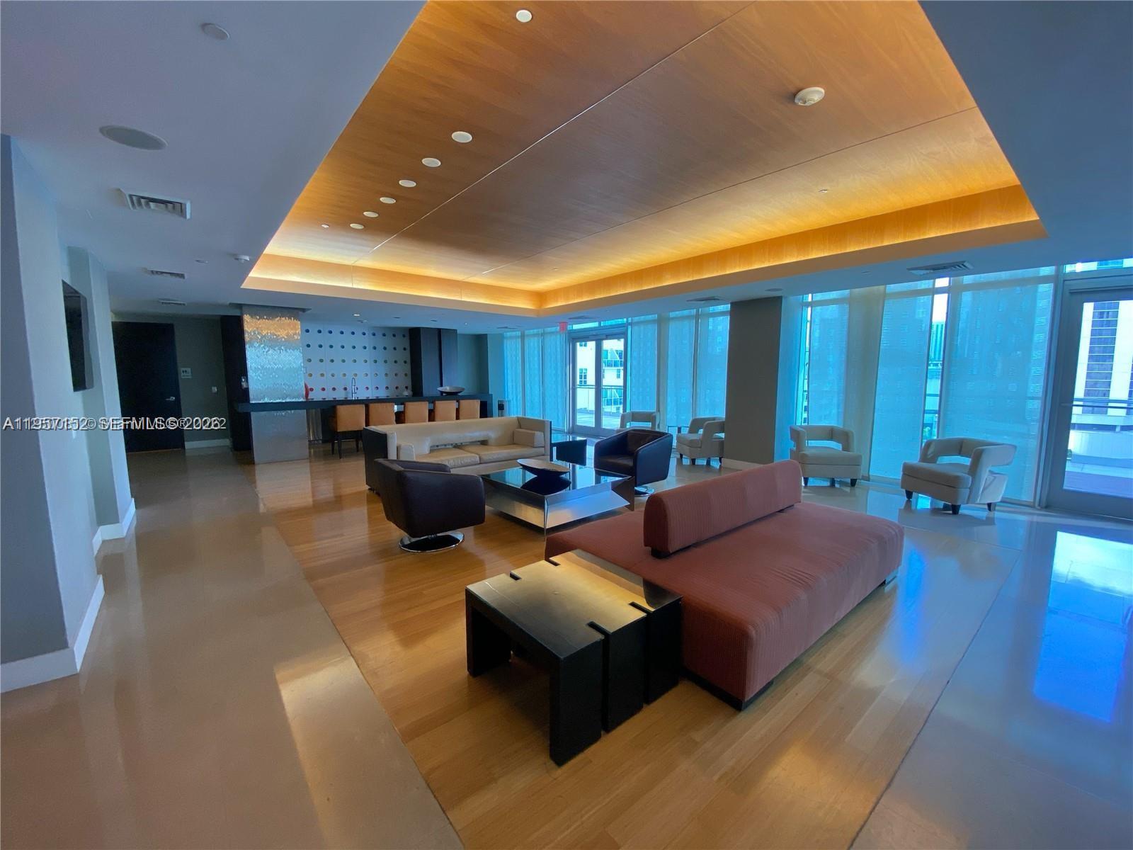 image 500 Brickell East21