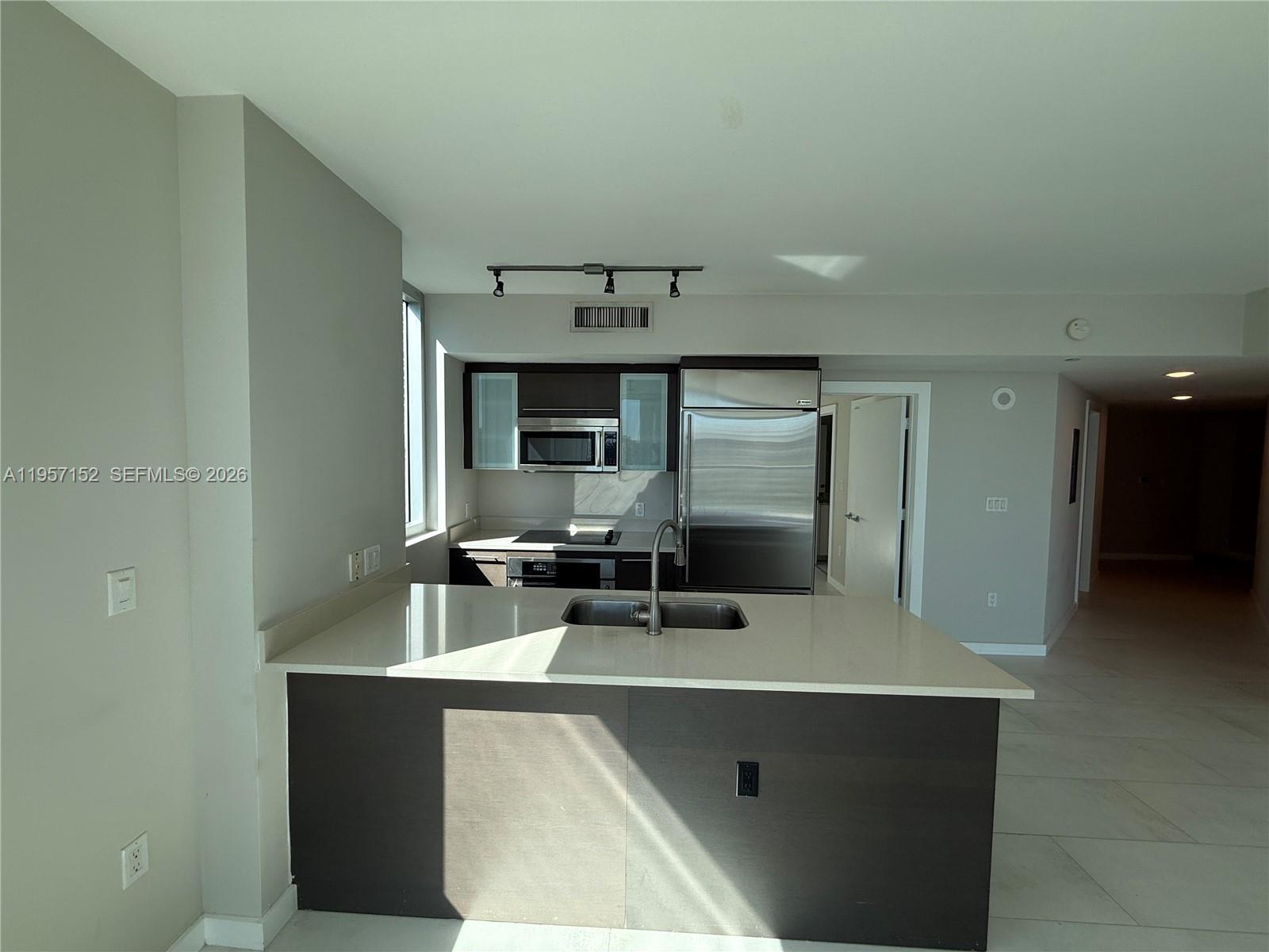 image 500 Brickell East8