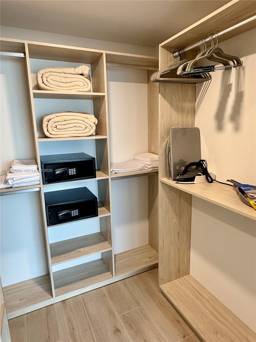 225 N Miami Ave #3406 Miami, FL 33128