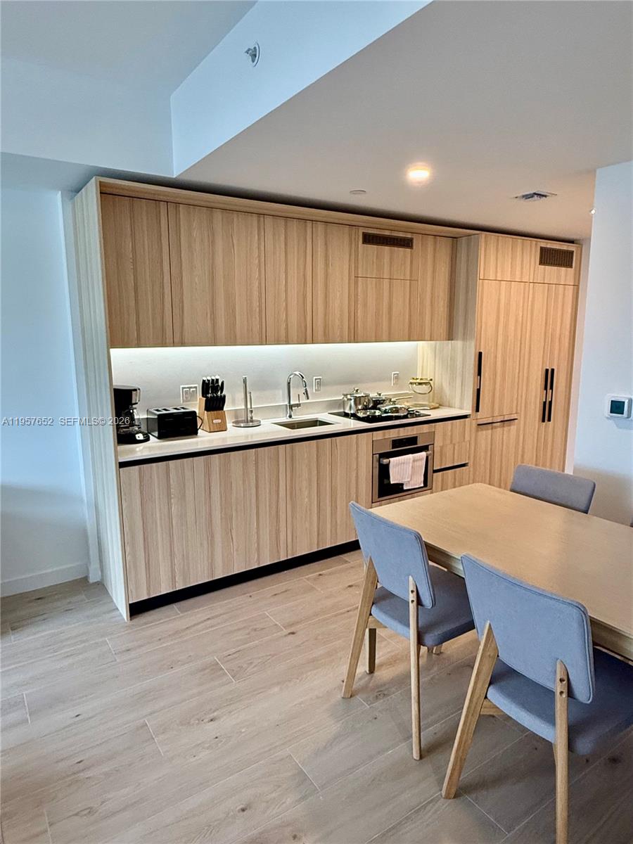 225 N Miami Ave #3406 Miami, FL 33128