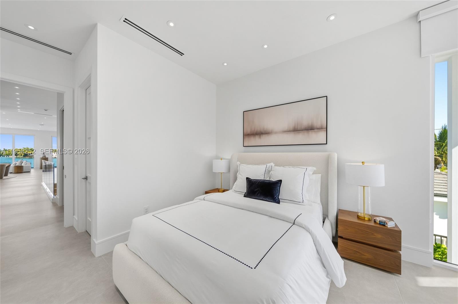 1161 Stillwater Dr Miami Beach, FL 33141