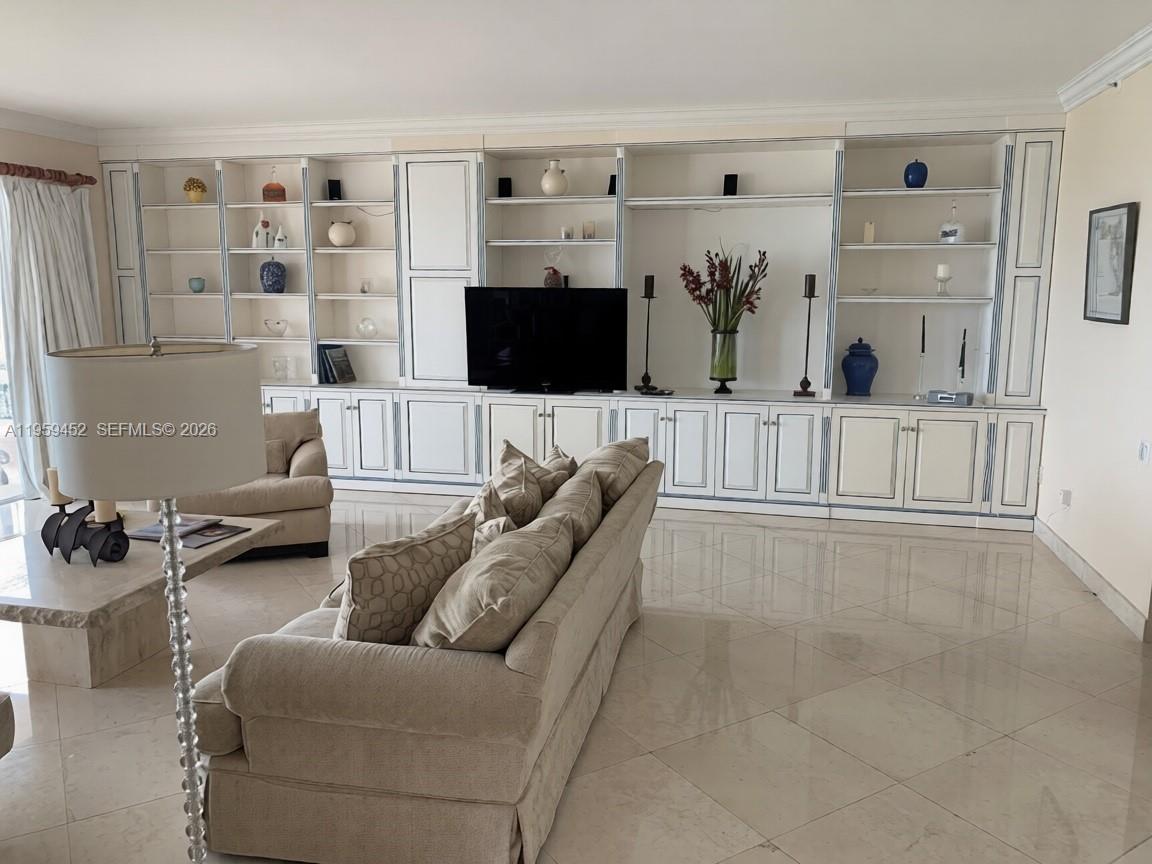 7600 N Fisher Is Dr #7662 Miami Beach, FL 33109