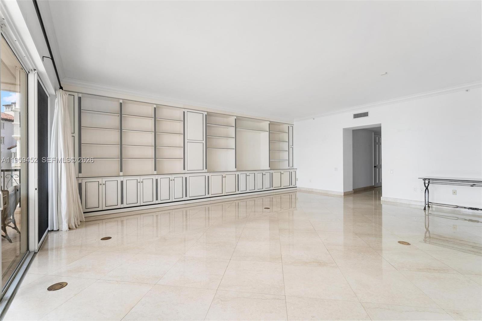 7600 N Fisher Is Dr #7662 Miami Beach, FL 33109