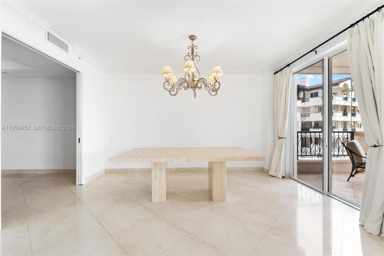 7600 N Fisher Is Dr #7662 Miami Beach, FL 33109