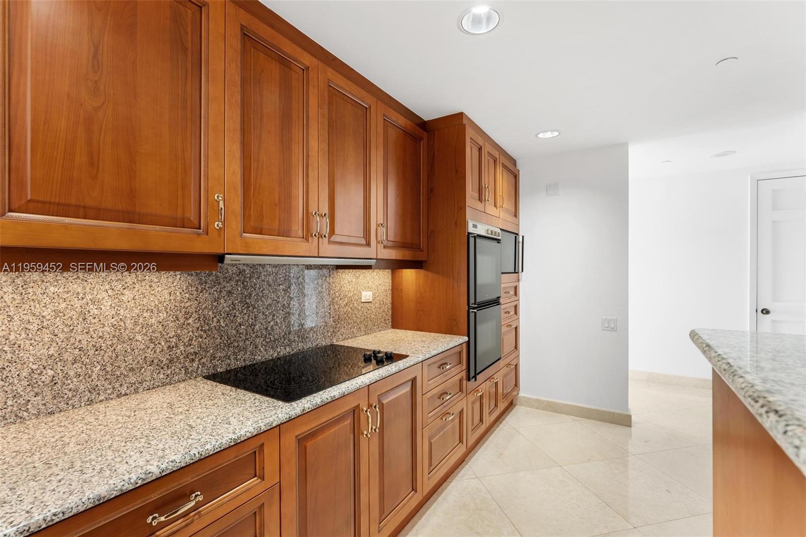 7600 N Fisher Is Dr #7662 Miami Beach, FL 33109