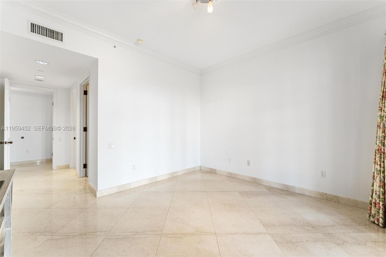 7600 N Fisher Is Dr #7662 Miami Beach, FL 33109