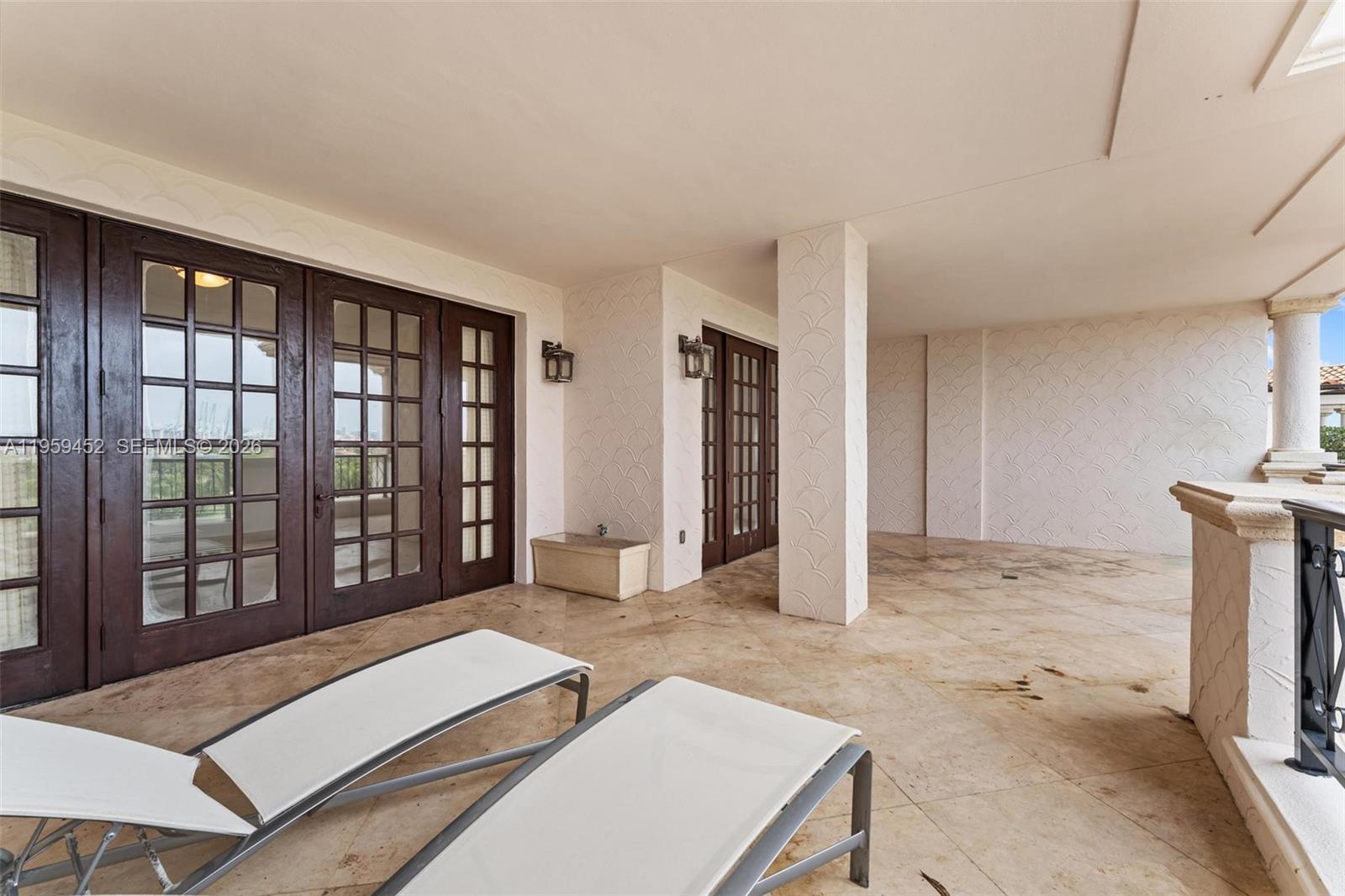 7600 N Fisher Is Dr #7662 Miami Beach, FL 33109