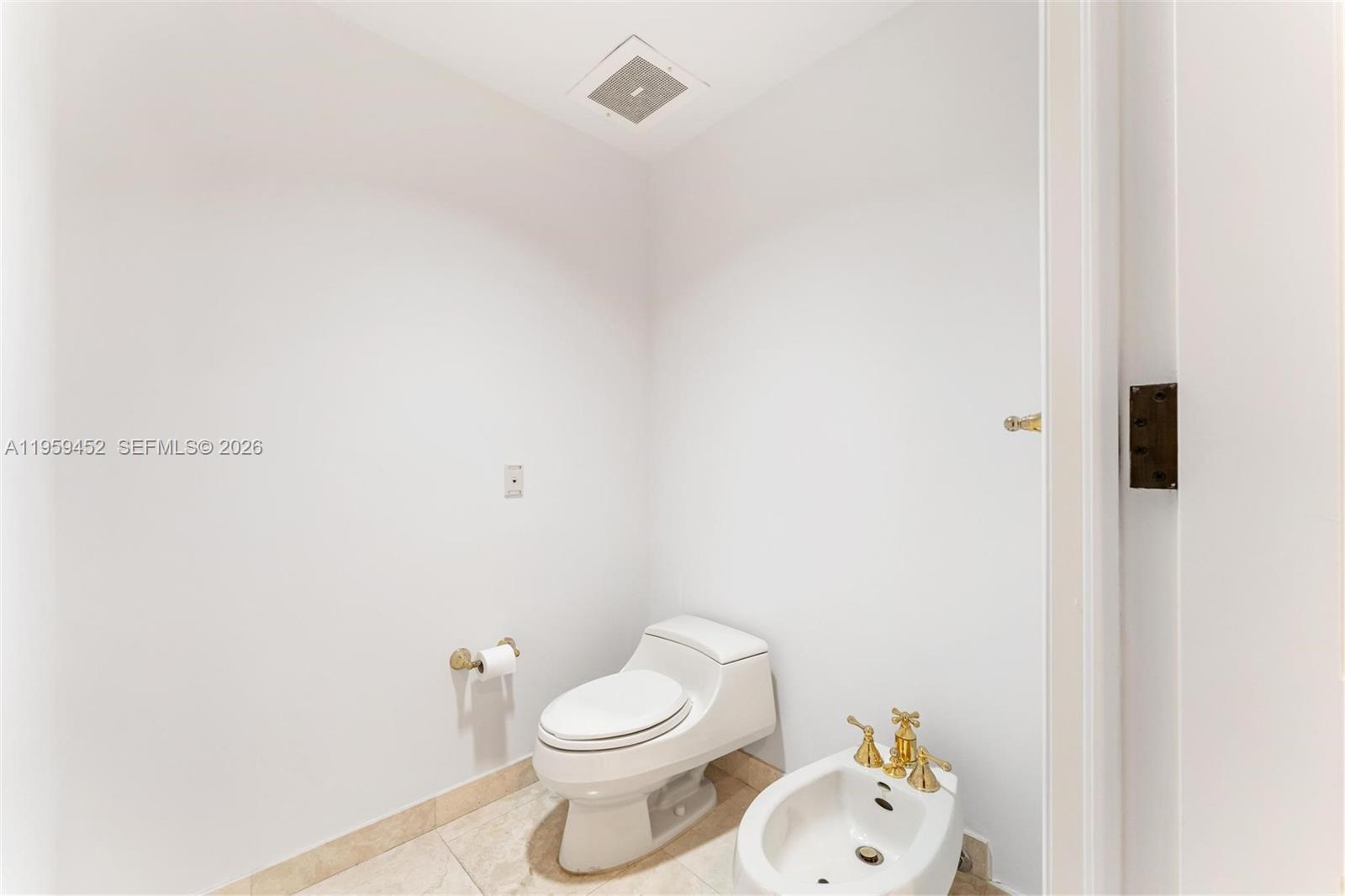 7600 N Fisher Is Dr #7662 Miami Beach, FL 33109