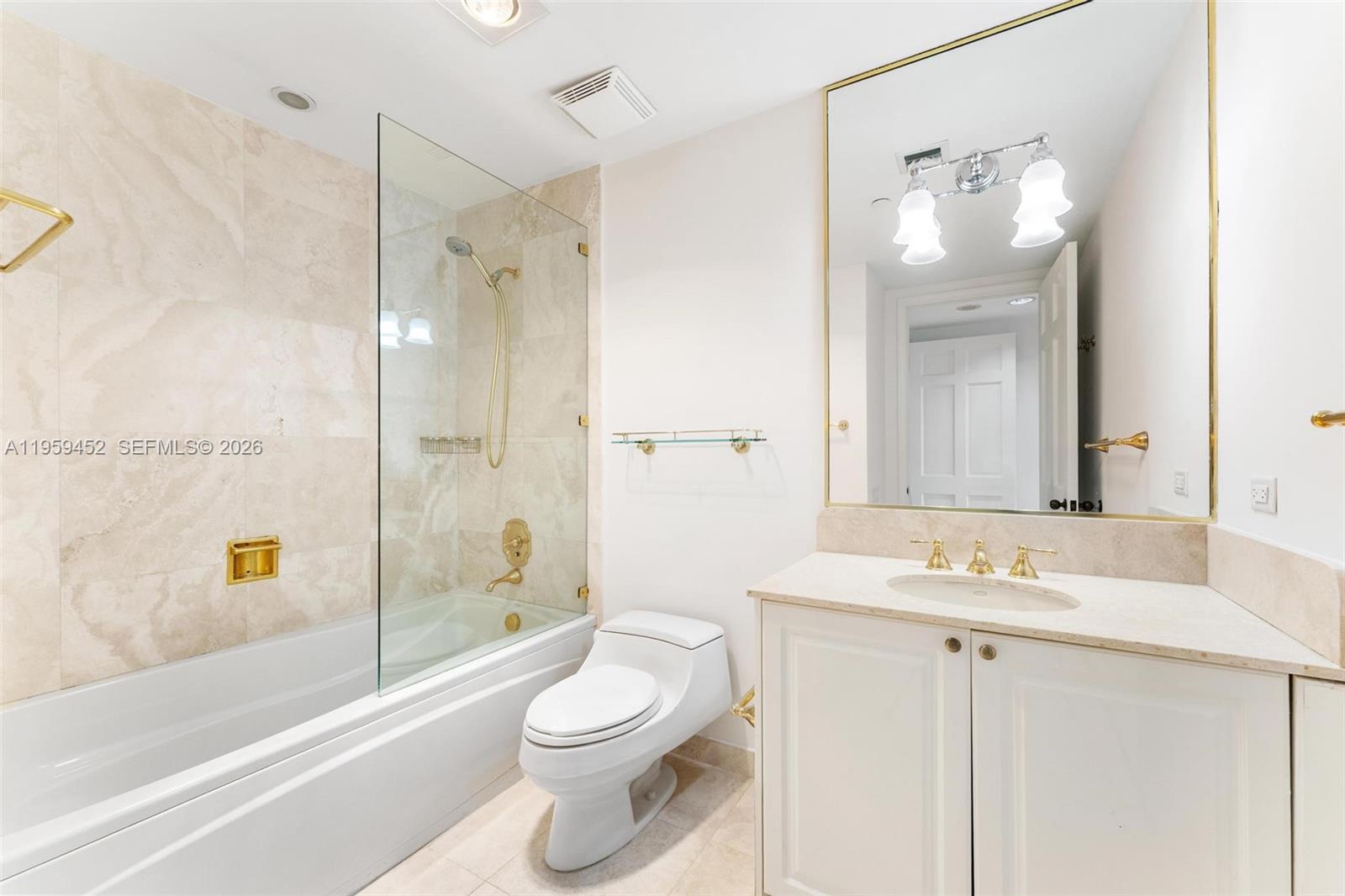 7600 N Fisher Is Dr #7662 Miami Beach, FL 33109