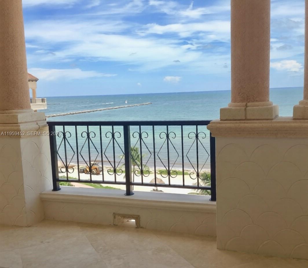 7600 N Fisher Is Dr #7662 Miami Beach, FL 33109