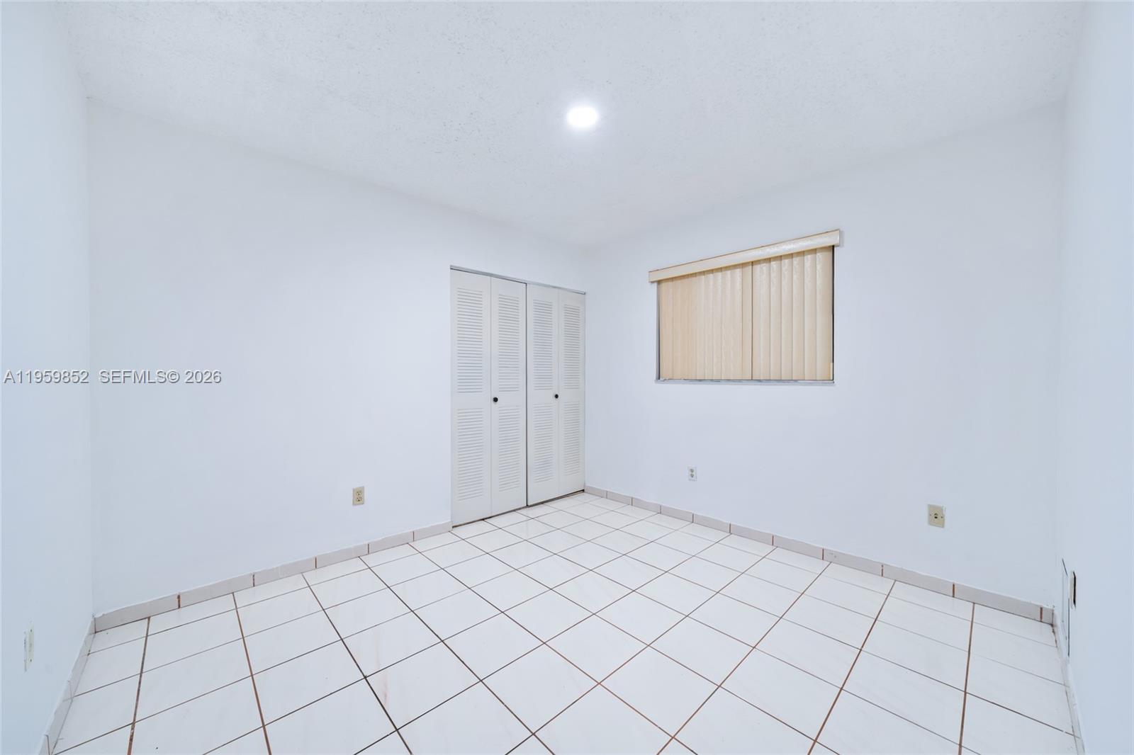 2755 W 74th St Hialeah, FL 33016