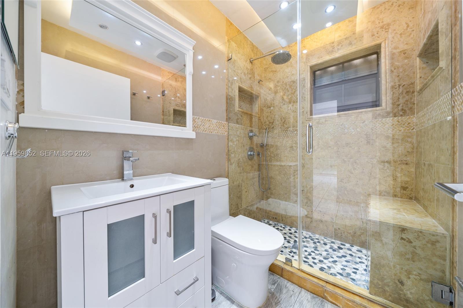 2755 W 74th St Hialeah, FL 33016