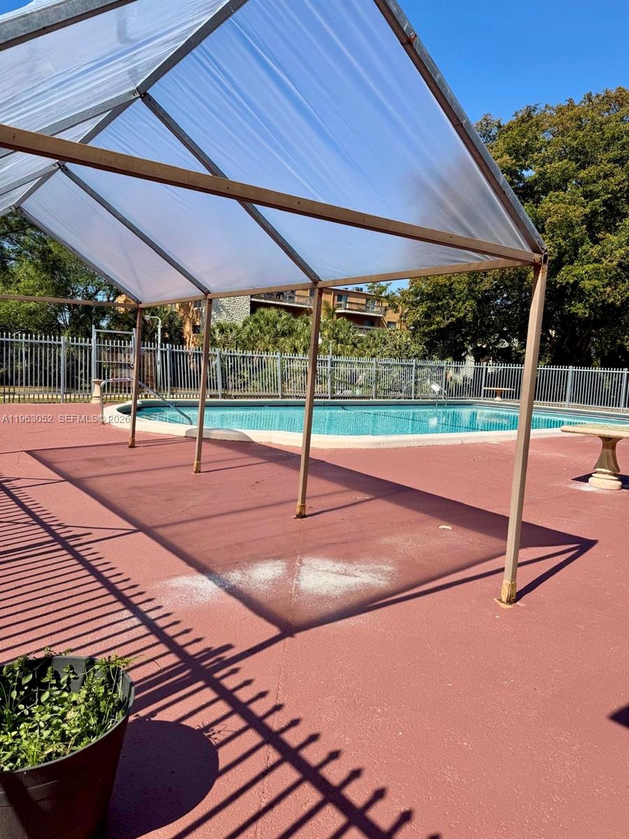 4043 NW 16th St #204 Lauderhill, FL 33313