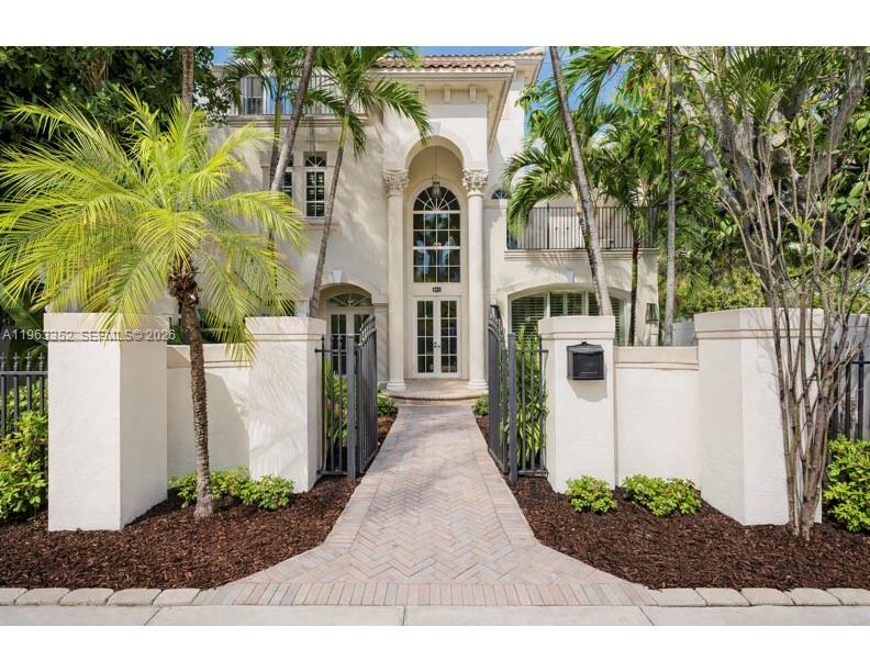 827 SE 2nd Ct Fort Lauderdale, FL 33301