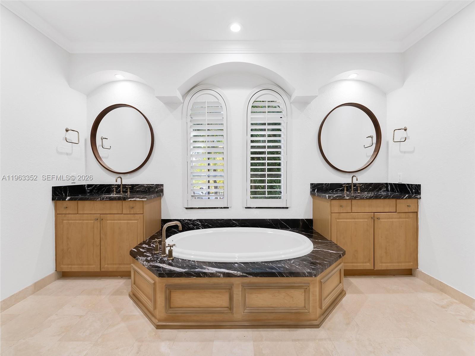 827 SE 2nd Ct Fort Lauderdale, FL 33301