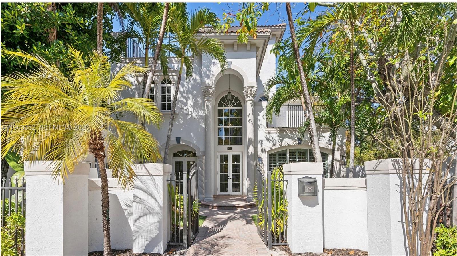 827 SE 2nd Ct Fort Lauderdale, FL 33301