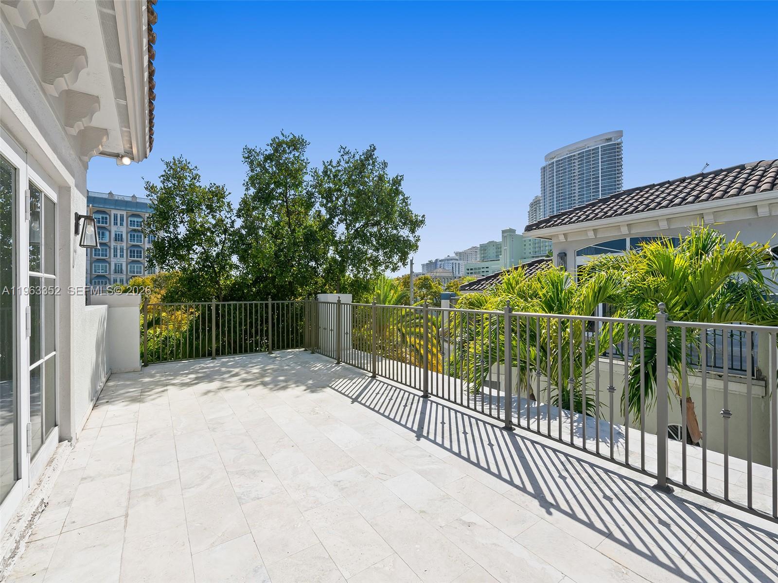 827 SE 2nd Ct Fort Lauderdale, FL 33301