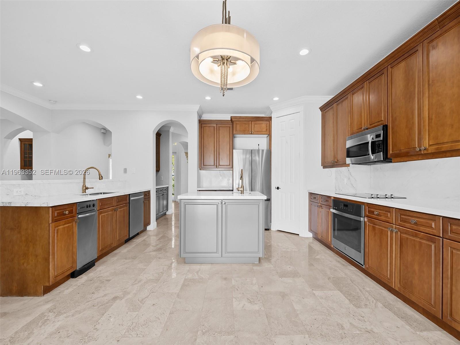 827 SE 2nd Ct Fort Lauderdale, FL 33301