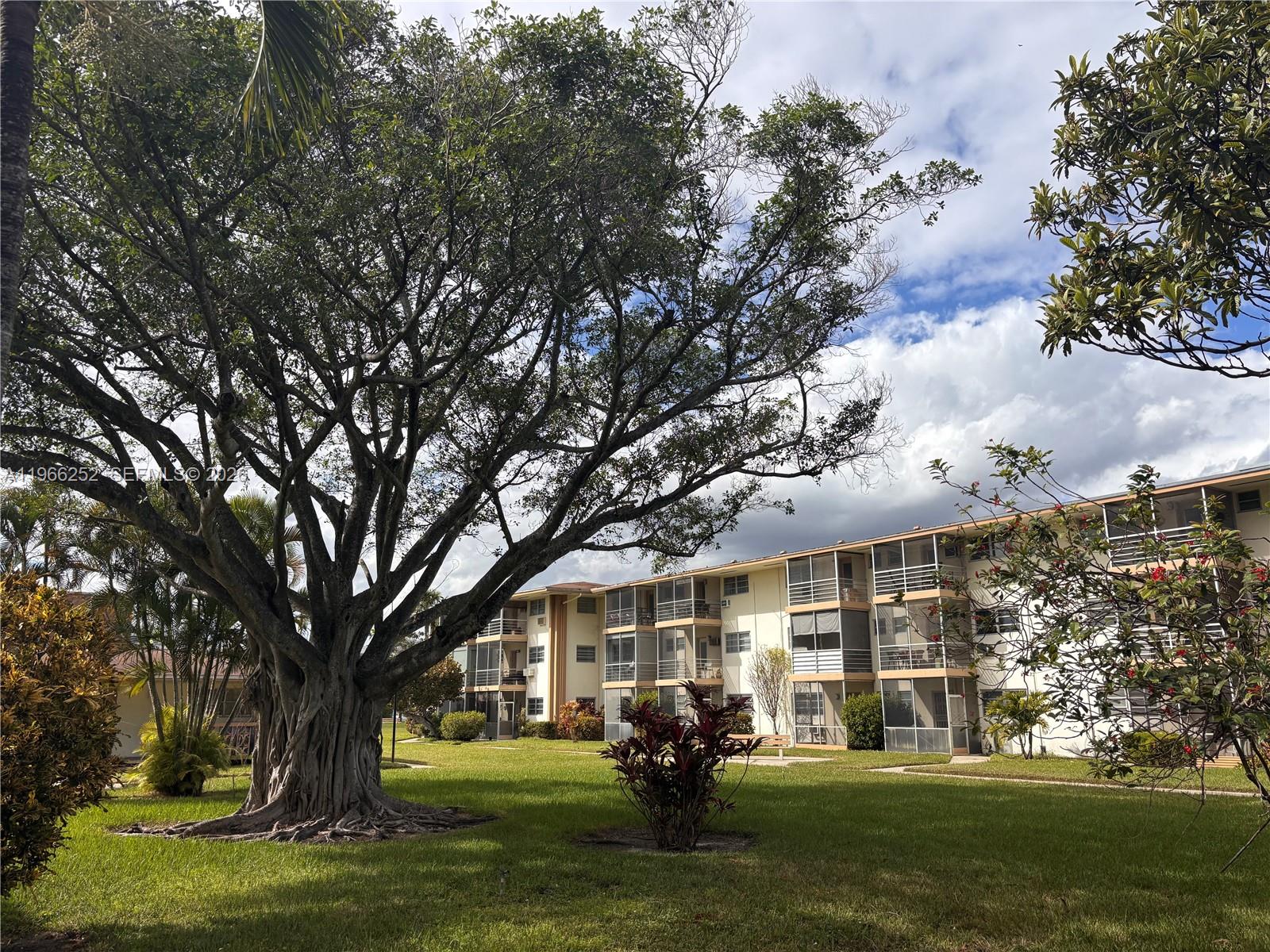 16900 NE 14th Ave #111