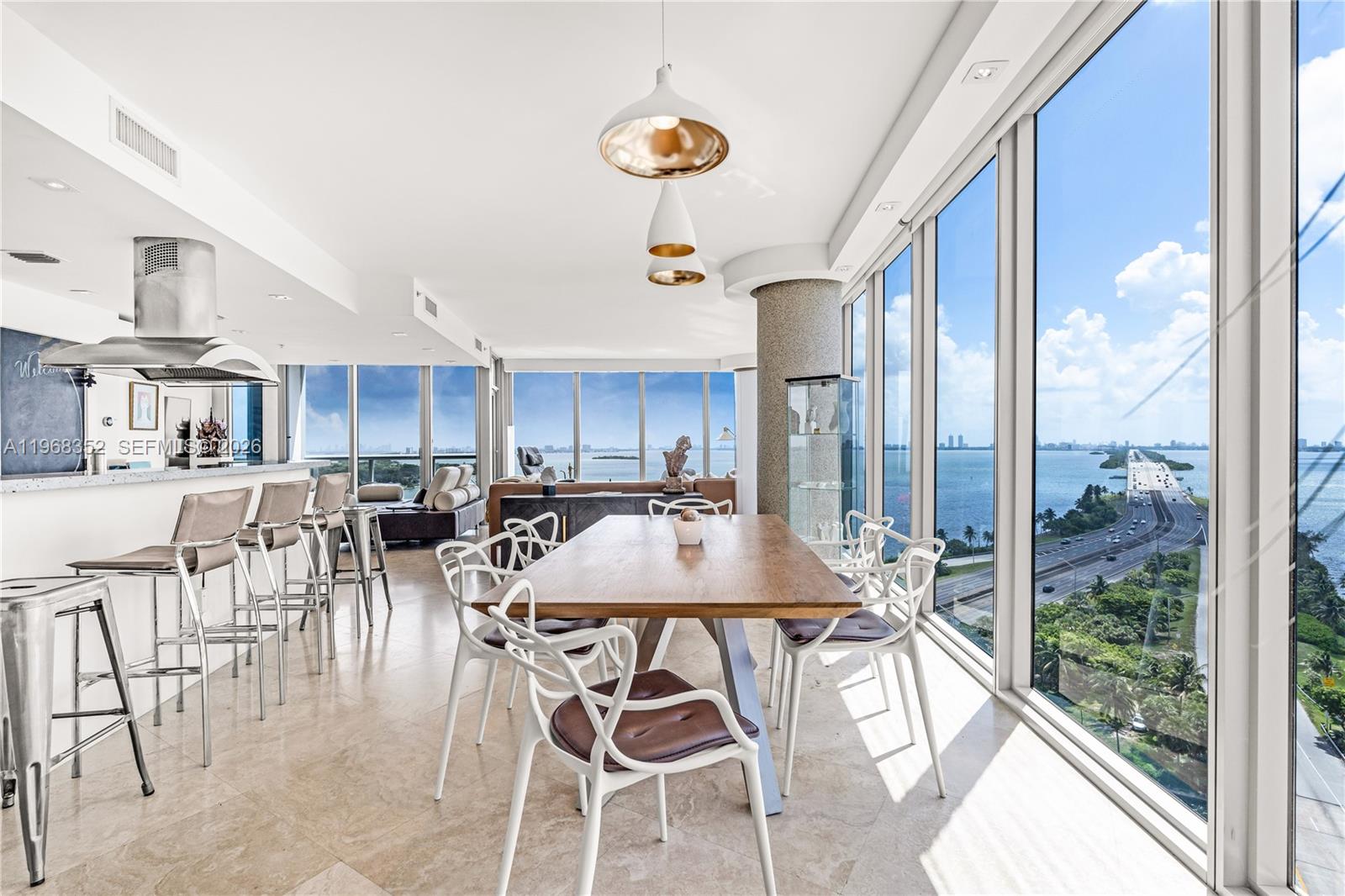 image Blue on the Bay1