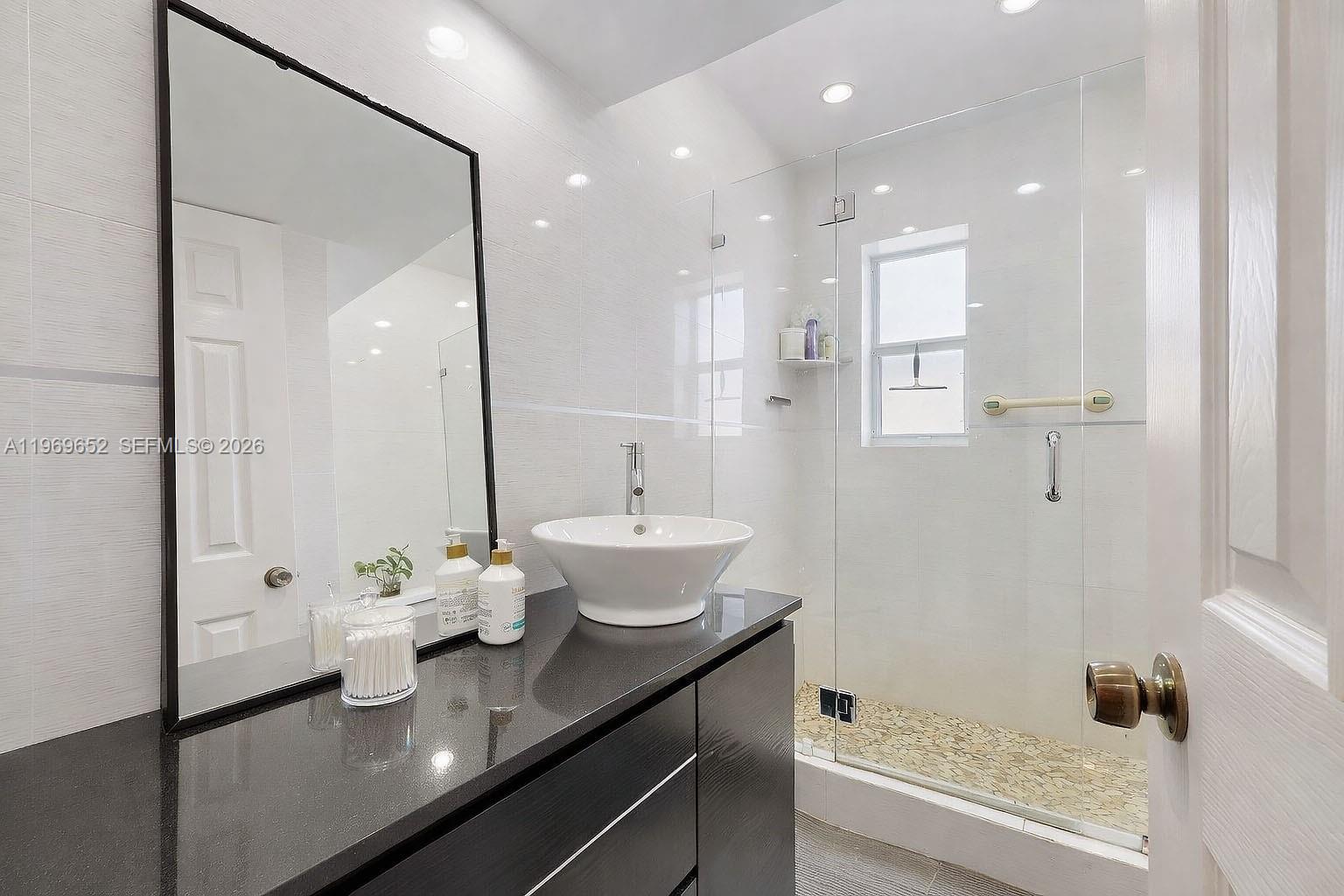 1611 SW 21st St Miami, FL 33145