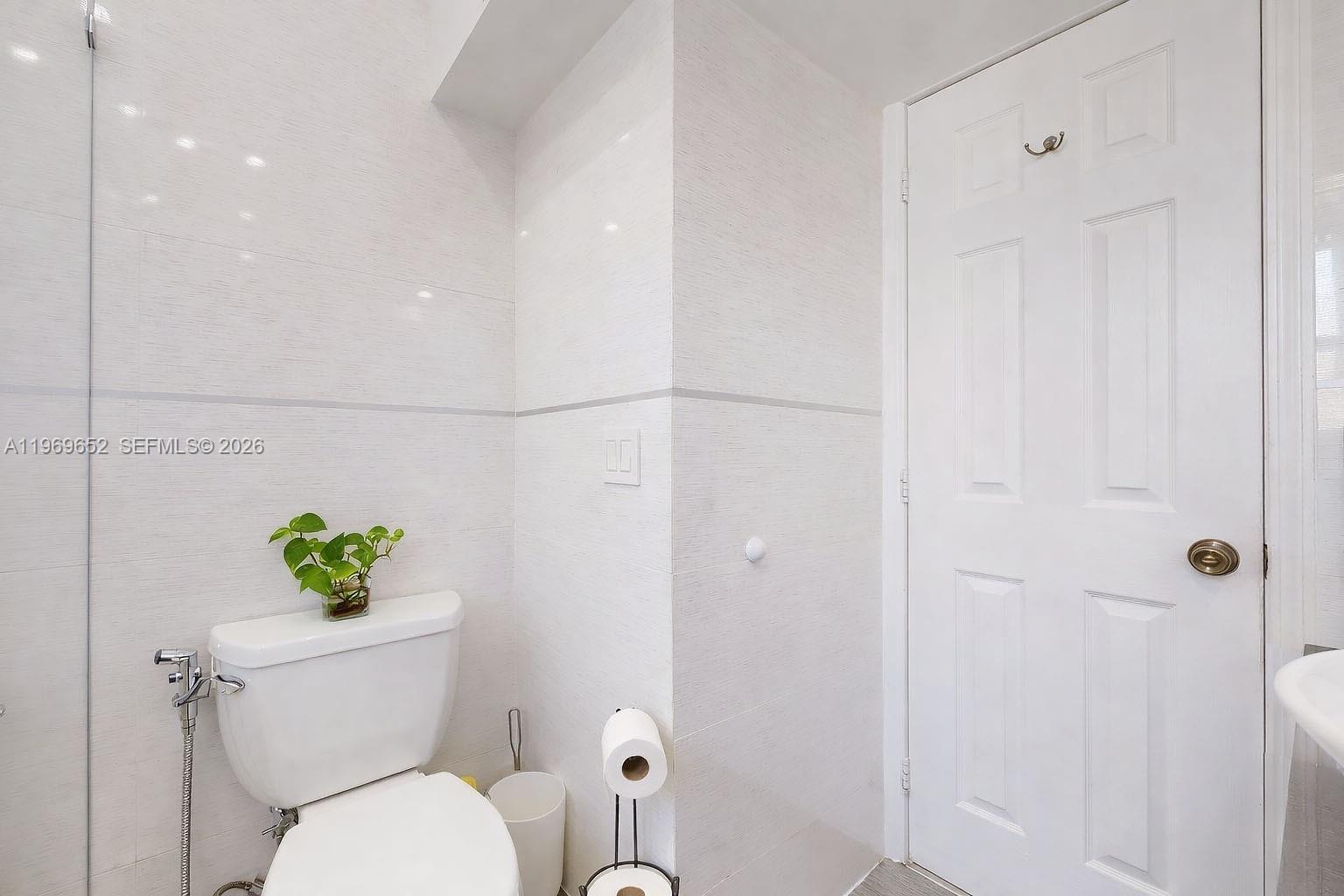 1611 SW 21st St Miami, FL 33145