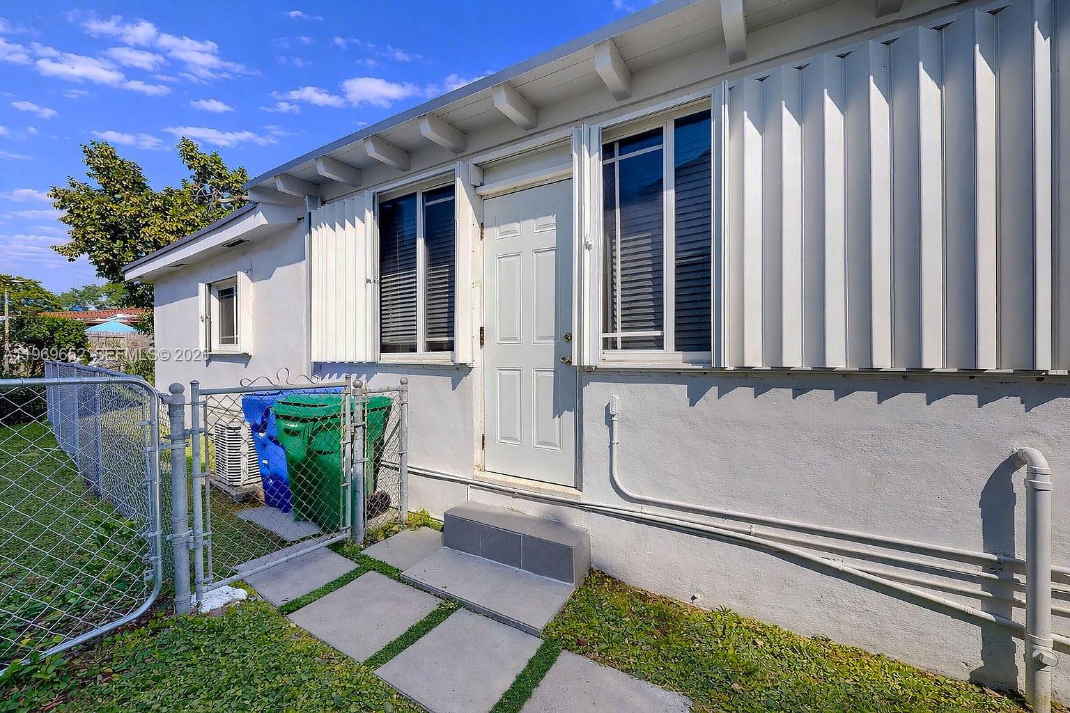 1611 SW 21st St Miami, FL 33145