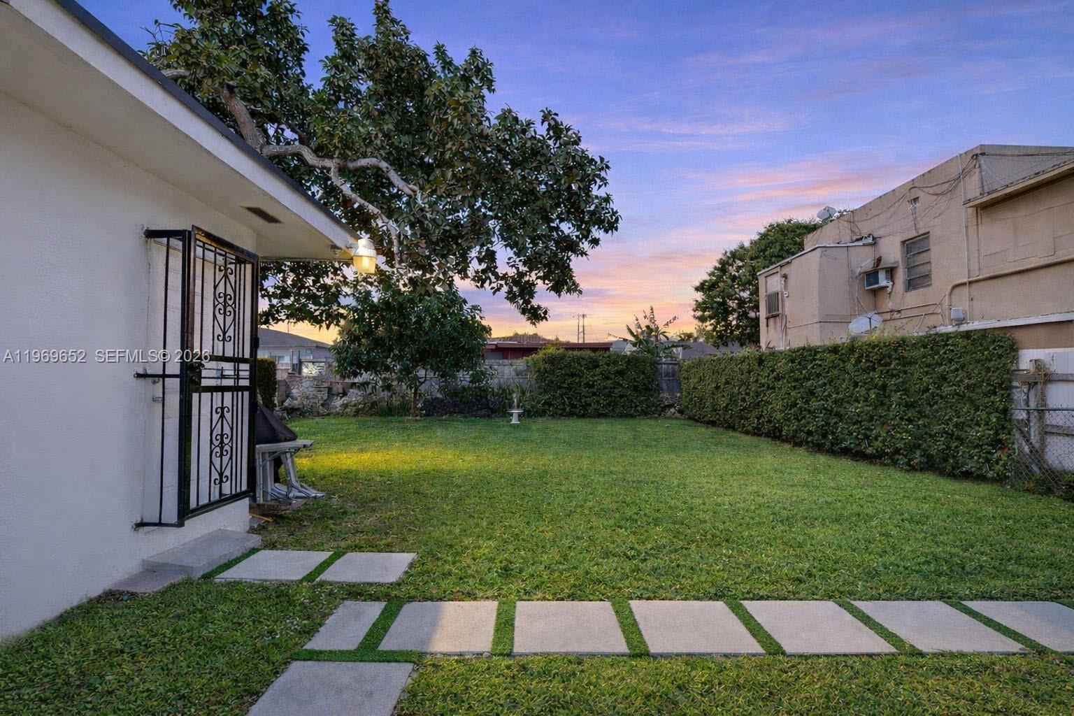 1611 SW 21st St Miami, FL 33145