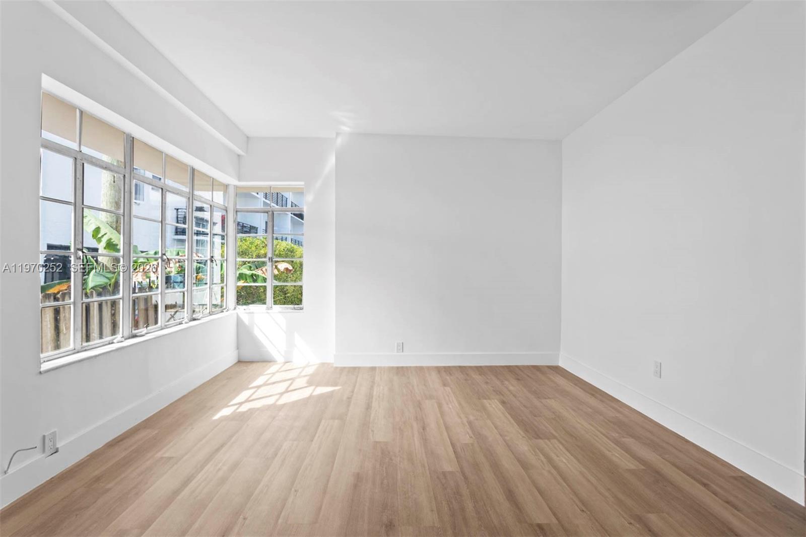 1044 Michigan Ave #30